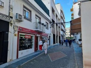 Local comercial en venta en San Pedro de Alcántara pueblo en Marbella