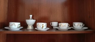 Juego de 5 tazas de porcelana dorada