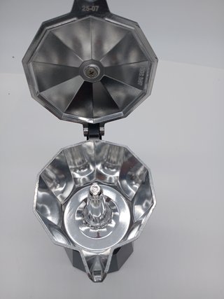 Monix Vitro Noir | Cafetera Italiana de Aluminio 6 Tazas, Apta para Vitrocerámica, Gas y Eléctrica, NO Apta para Inducción, Mang