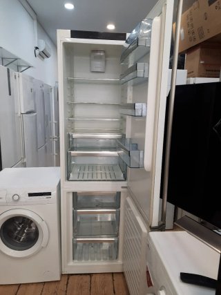 Nevera AEG y Lavadora Balay