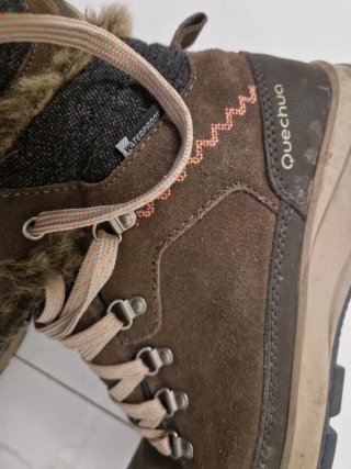 Botas de montaña marrones