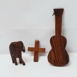 Figura Decorativa Madera Elefante Cruz Guitarra
