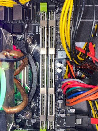 PC MSI con ventiladores RGB