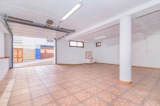 Edificio en venta en Illora