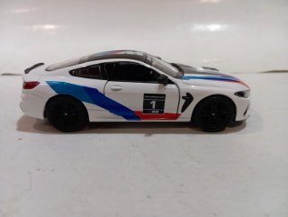 BMW M 8 escala 1.38