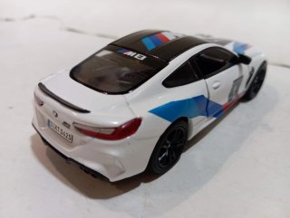 BMW M 8 escala 1.38