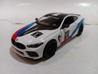 BMW M 8 escala 1.38