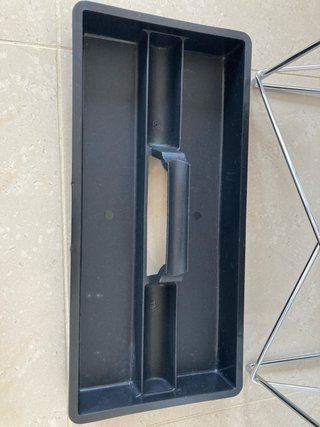 Caja de herramientas azul y negra