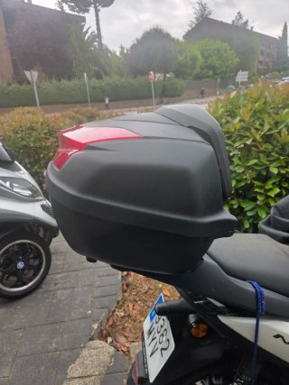 Baúl Yamaha Negro Maxi Scooter