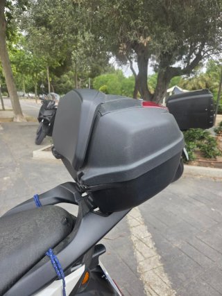 Baúl Yamaha Negro Maxi Scooter