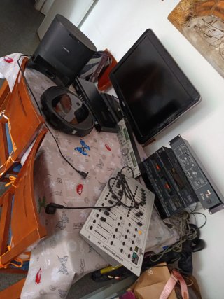 Lote Cecotec Robot Aspirador y Base todo urge