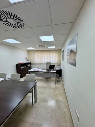 Oficina en alquiler en Playa Bajadilla - Puertos en Marbella