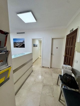 Oficina en alquiler en Playa Bajadilla - Puertos en Marbella
