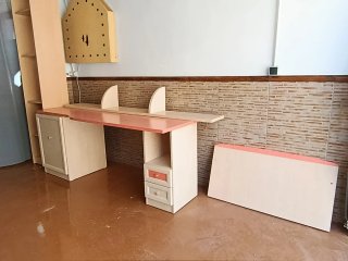 Escritorio y cabecero habitación