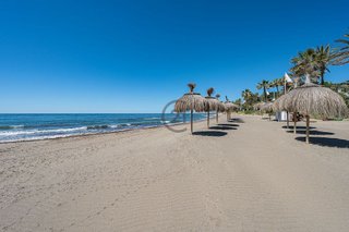 Local comercial en alquiler en Lomas de Marbella Club - Puente Romano en Marbella