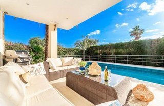 Chalet en alquiler en Elviria en Marbella