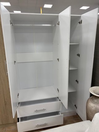 NUEVO!! Armario ropero 3 puertas y 2 cajones