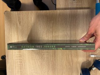 Batman: Tres Jokers (Edición deluxe)