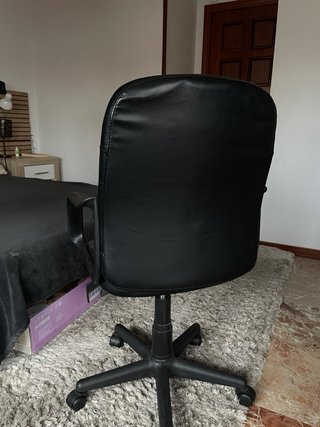 Silla de oficina ergonómica negra