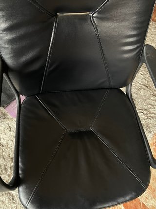 Silla de oficina ergonómica negra
