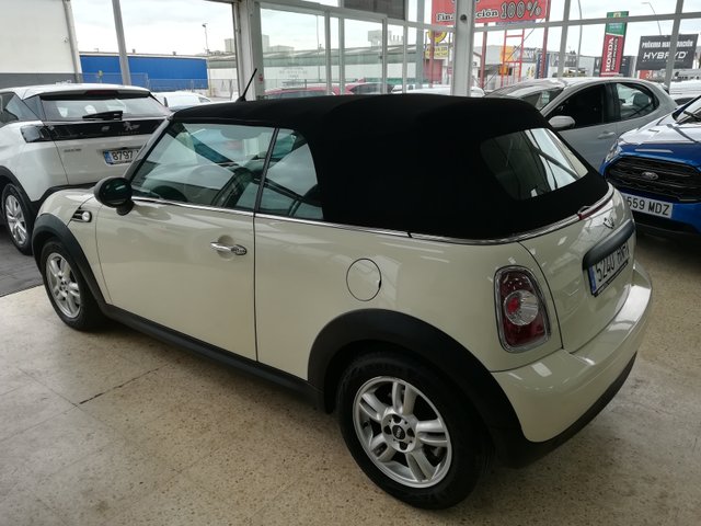 MINI Cabrio 2012