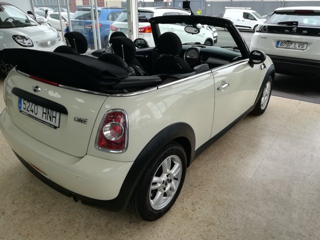 MINI Cabrio 2012