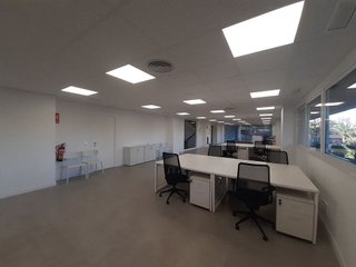Oficina en alquiler en Los Naranjos - Las Brisas en Marbella