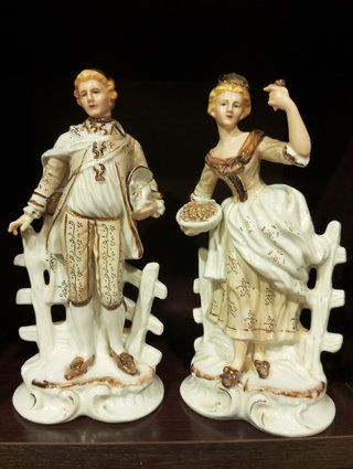 Lote 4 Figuras  grandes y Tapiz