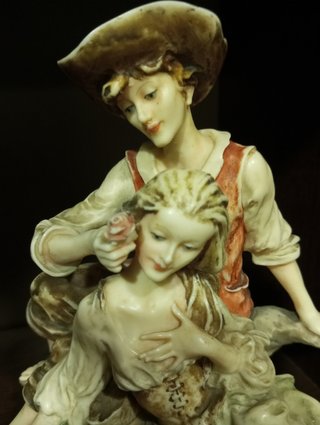 Lote 4 Figuras  grandes y Tapiz