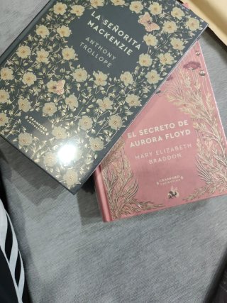 Libros collection cranford