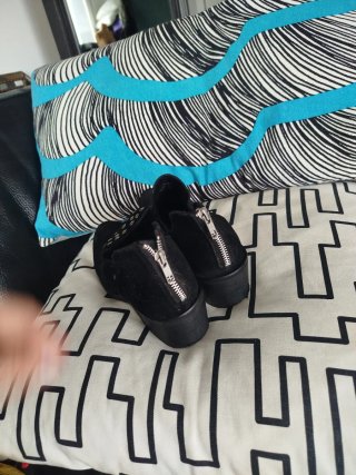 Botines de ante negros con tachuelas