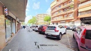 Local comercial en venta en Plaça Catalunya en Prat de Llobregat, El