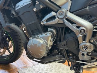 Kawasaki Z900 Naked Negra/Verde