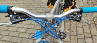 Bicicleta de montaña con alforjas