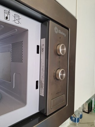 Microondas integrable Balay averiado
