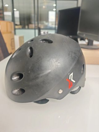 LOTE DE 27 CASCOS PARA BICI Y PATINETE