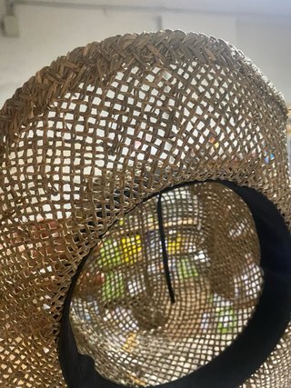 Cappello di paglia intrecciata
