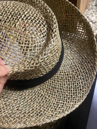 Cappello di paglia intrecciata