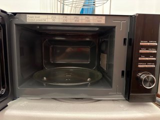 Microondas Grill Koenic 23L