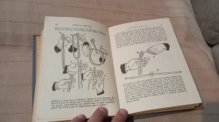 Libro de magia antiguo