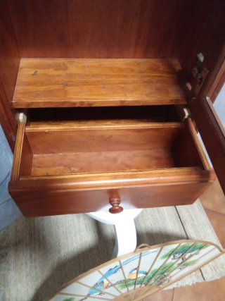 Mueble auxiliar madera con cristal y cajón