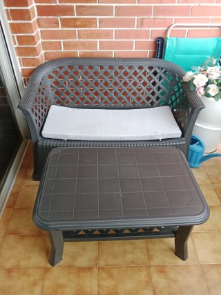 Banco y mesa, plástico Banco: 90 x 60 Mesa 130x50