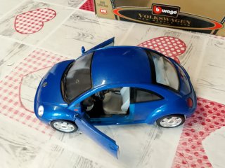 Volkswagen Maggiolino 1:18 Burago