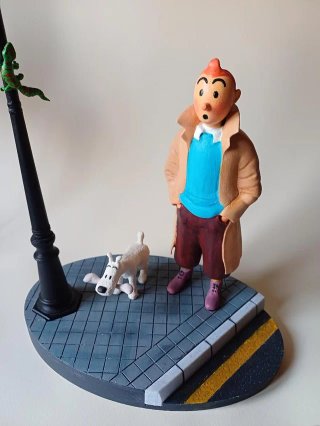 Figura Tintín y Milú con farola