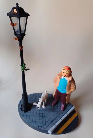 Figura Tintín y Milú con farola