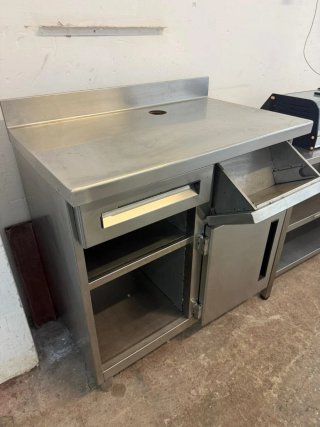Mesa de acero inoxidable con cajón