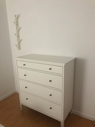 Montador-Montamos su cómoda/cajonera madera Ikea