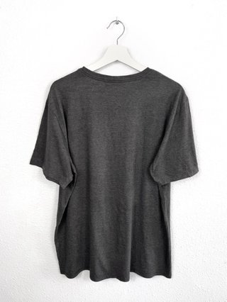 Camiseta Nike Just Do It Gráfica Retro Y2K Gris