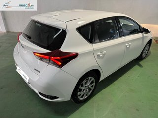 Toyota Auris 2015