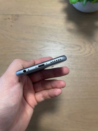 iPhone 6s 64GB (PARA PIEZAS O MANITAS)